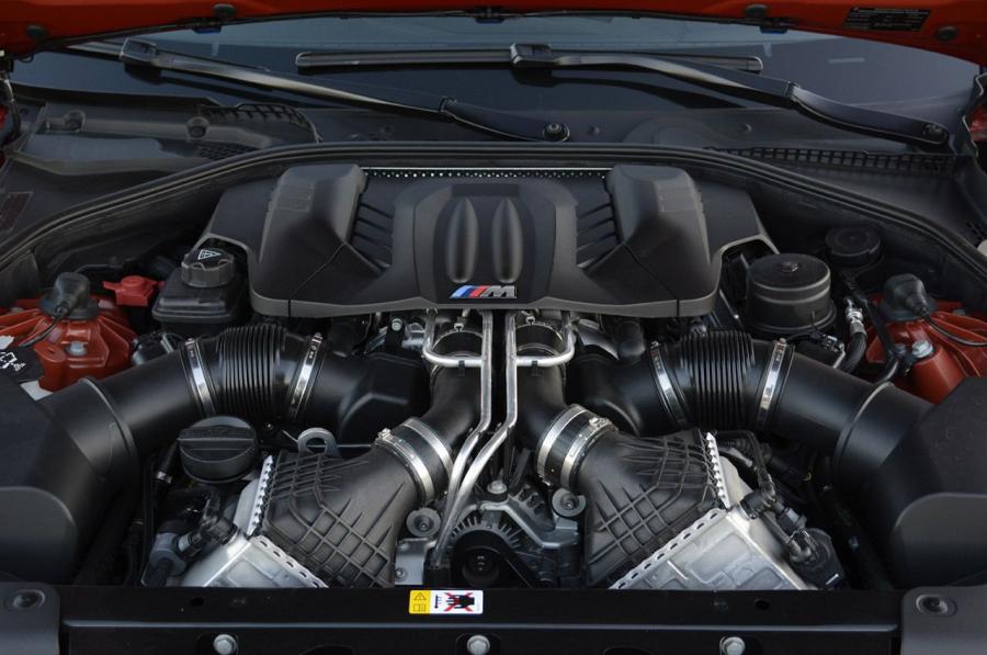  BMW M6 Gran Coupe 2014 года  (фото 10 из 111)